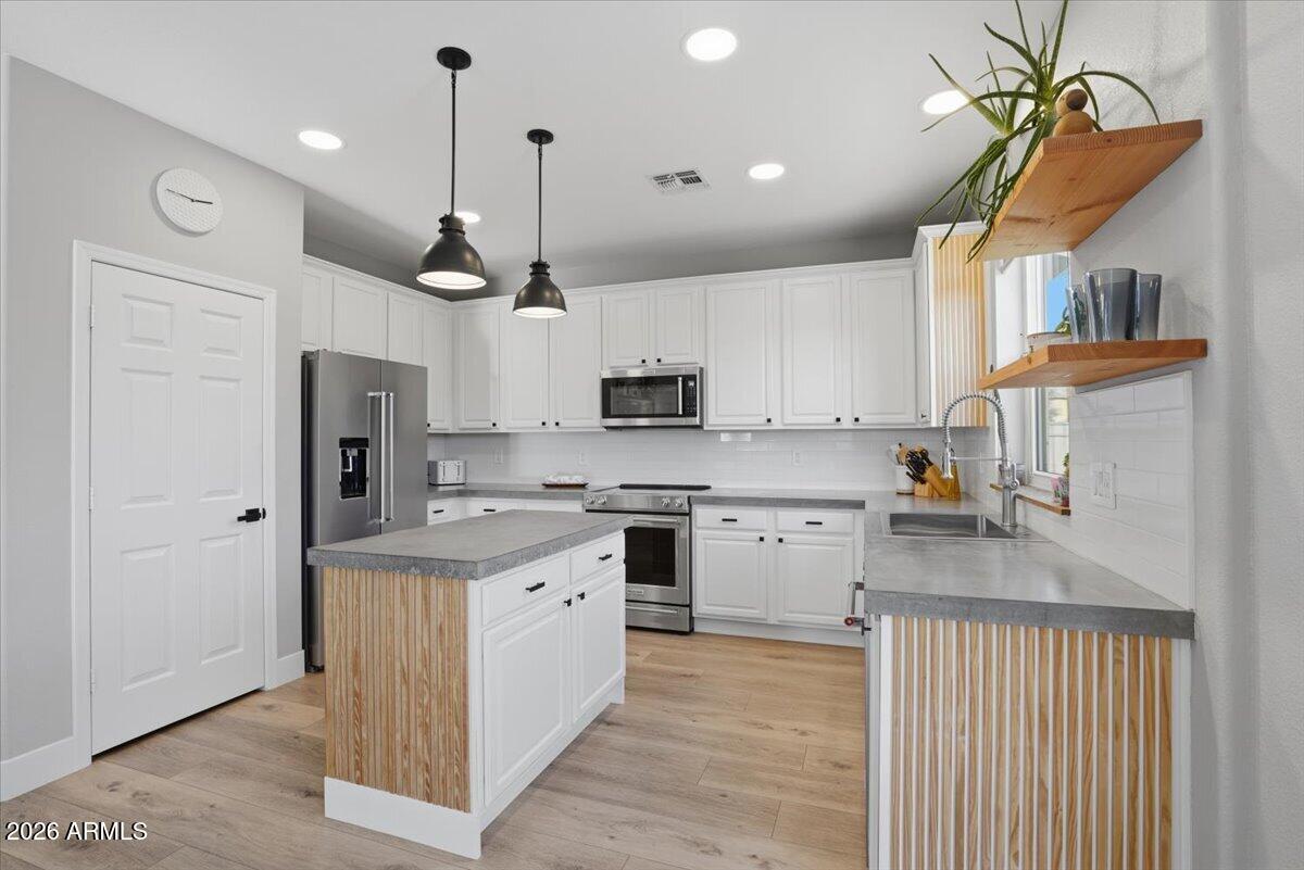 ANTHEM UNIT 4 - Residential