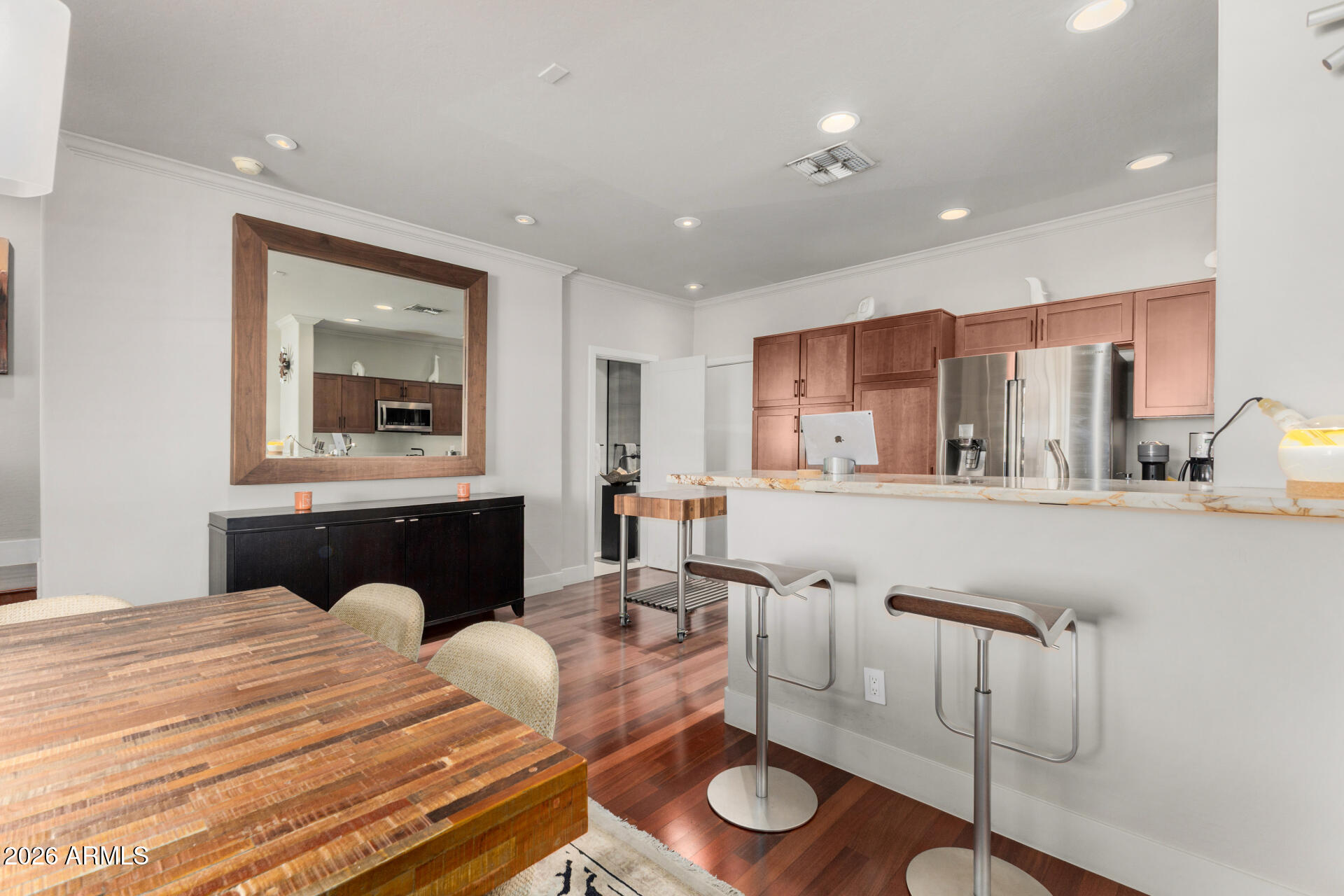 2847 E PINCHOT Avenue