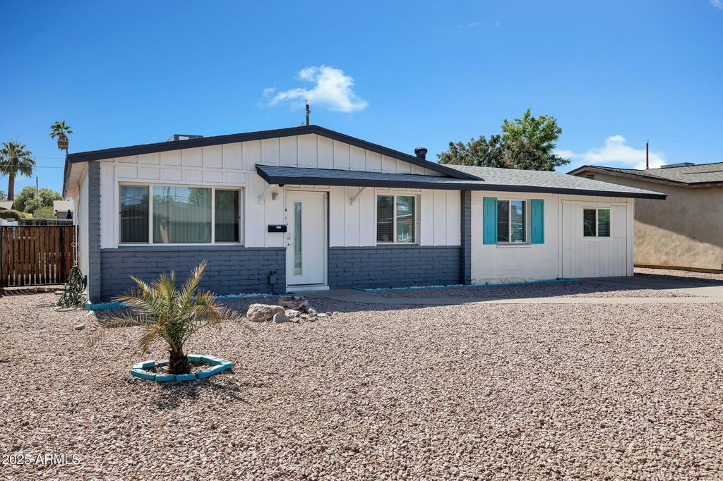 Photo of 2012 N Van Ness Avenue, Tempe, AZ 85288 (MLS # 6895633)