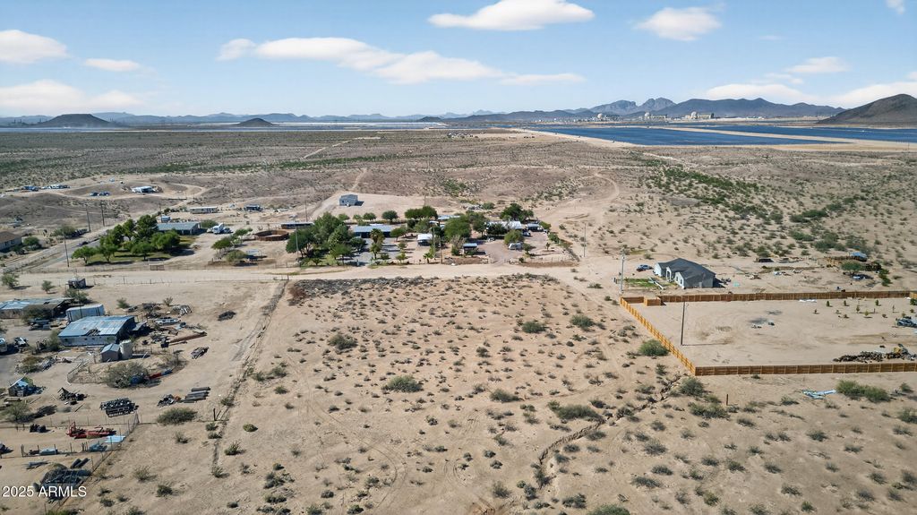 Photo of 0 S 352nd Drive #-, Tonopah, AZ 85354 (MLS # 6937403)
