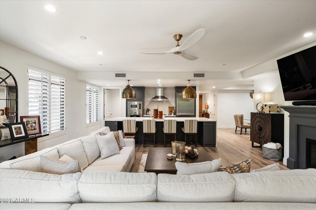 Photo of 7175 E Camelback Road #305, Scottsdale, AZ 85251 (MLS # 6976676)