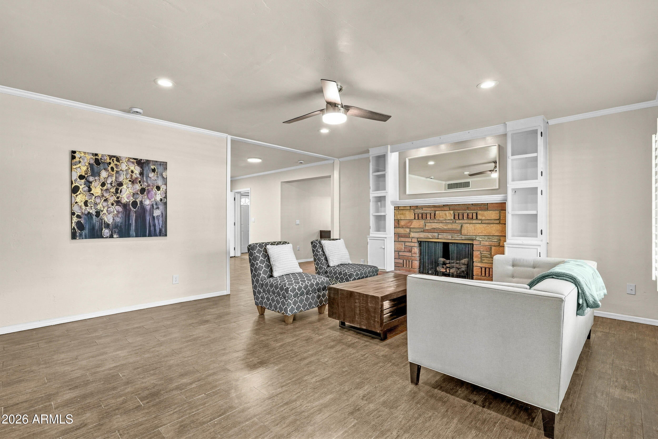 807 E LAMAR Road