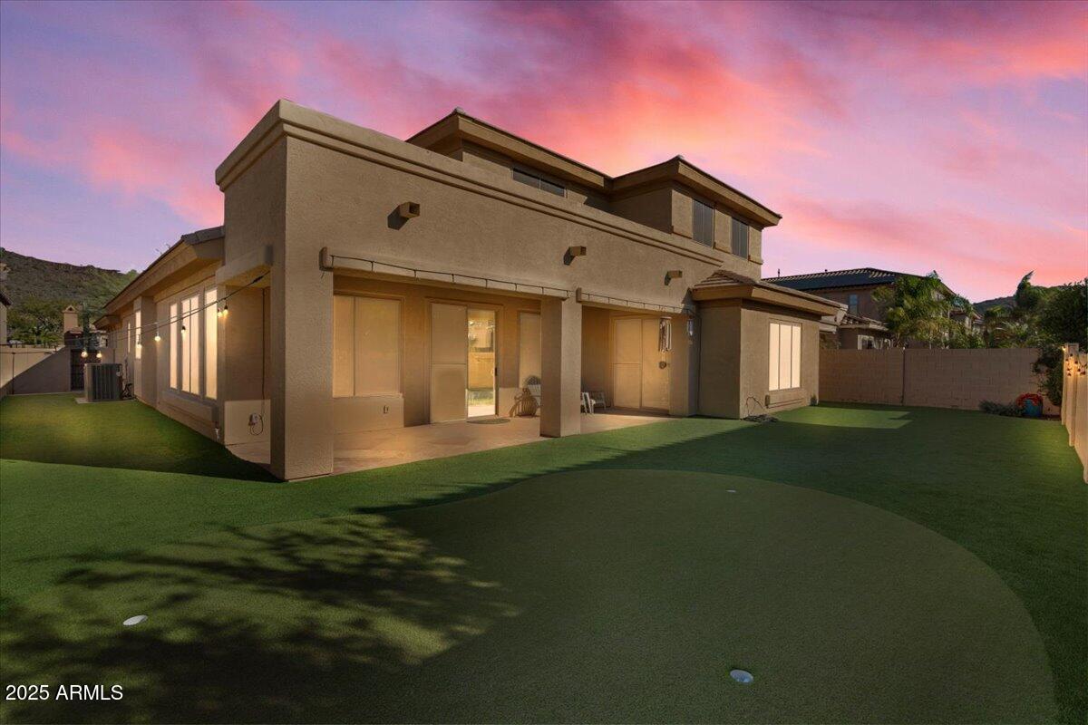 2925 W DONATELLO Drive