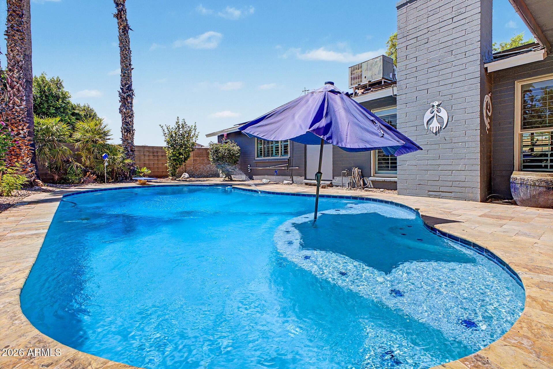 635 W LOS LAGOS VISTA Avenue