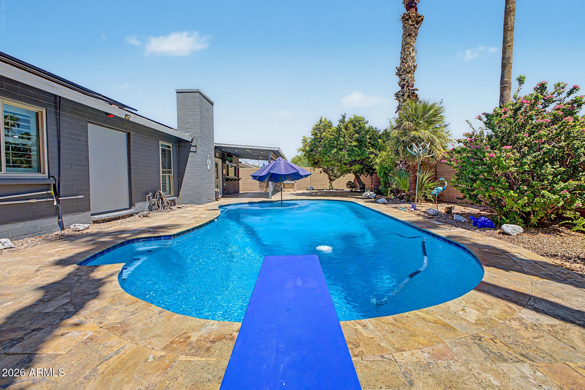 635 W LOS LAGOS VISTA Avenue