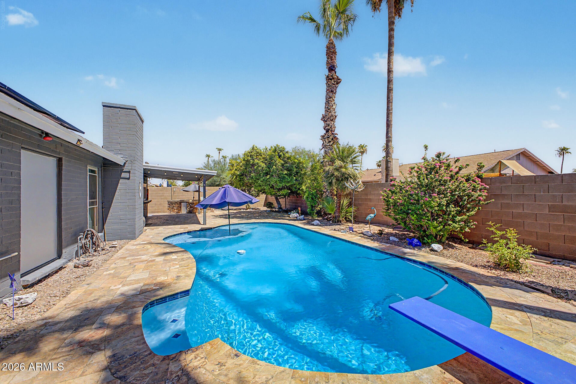 635 W LOS LAGOS VISTA Avenue