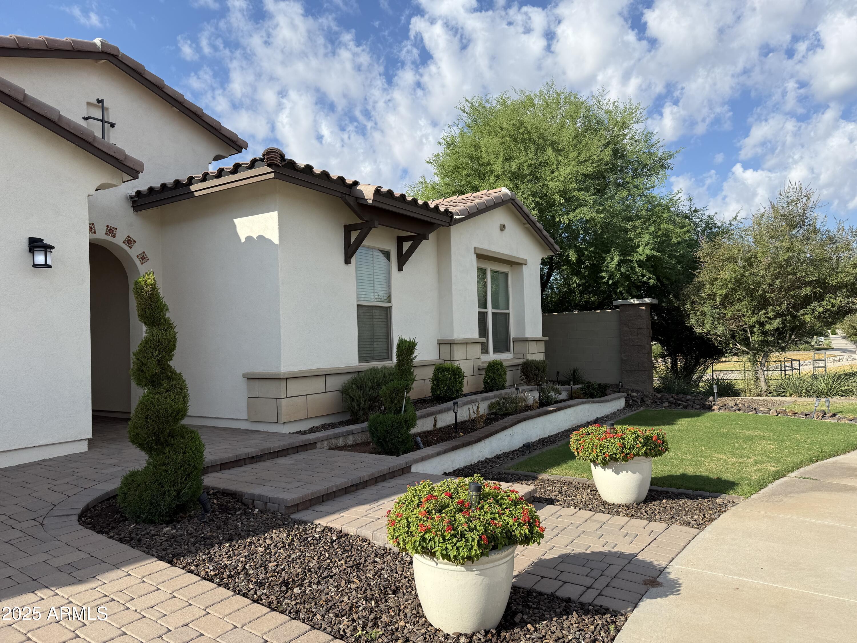 2145 E GEMINI Place