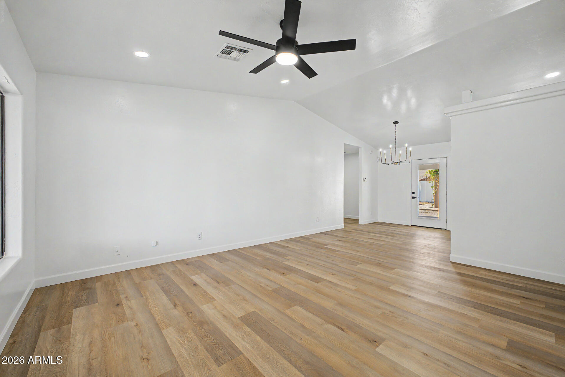 3802 W SUNLAND Avenue