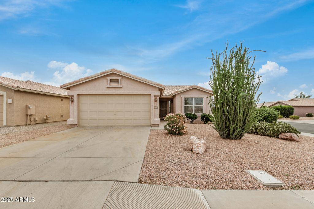 Photo of 1365 E Runaway Bay Drive, Chandler, AZ 85249 (MLS # 6950597)