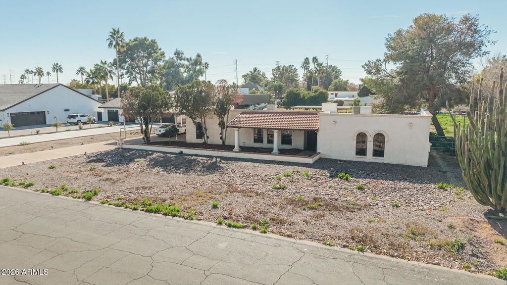 Photo of 707 E Redfield Road E, Gilbert, AZ 85234 (MLS # 6970646)