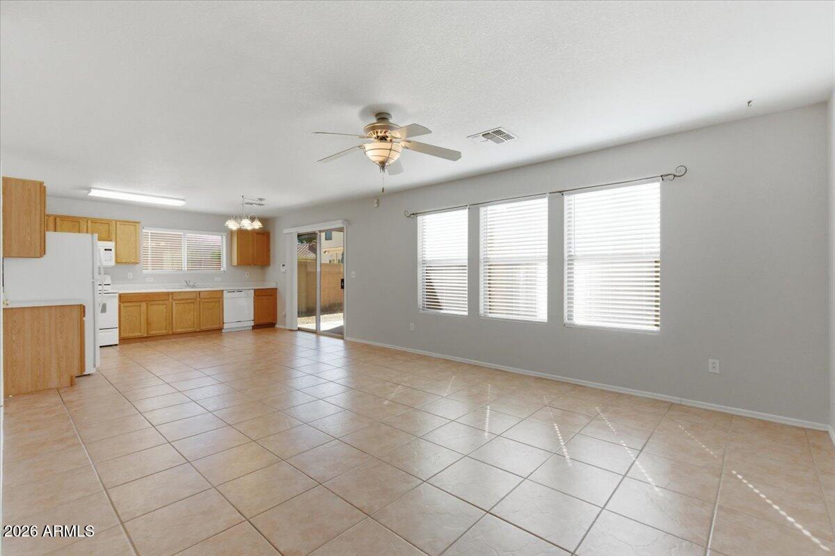 2413 E HAZELTINE Way