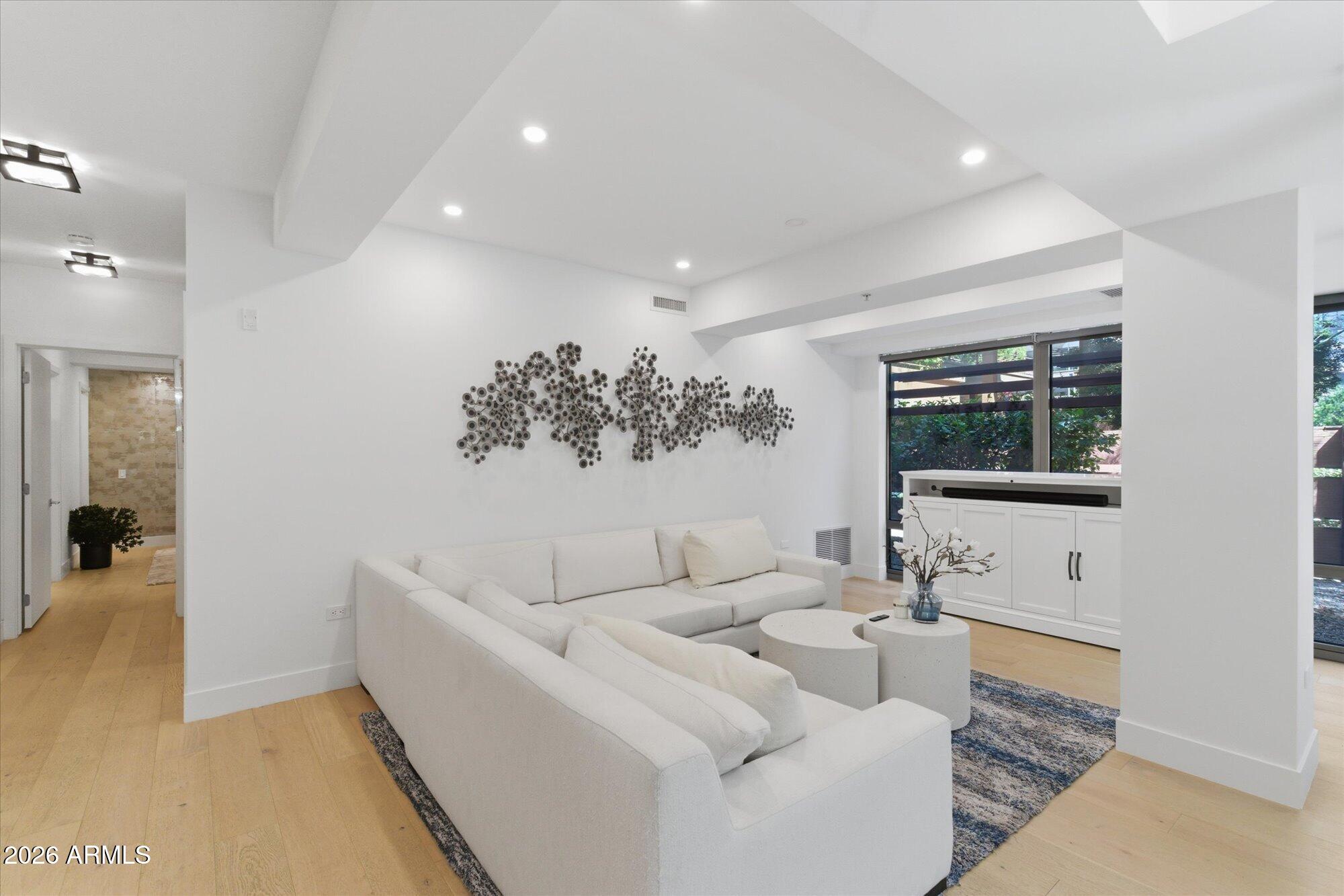 7131 E RANCHO VISTA Drive 1001