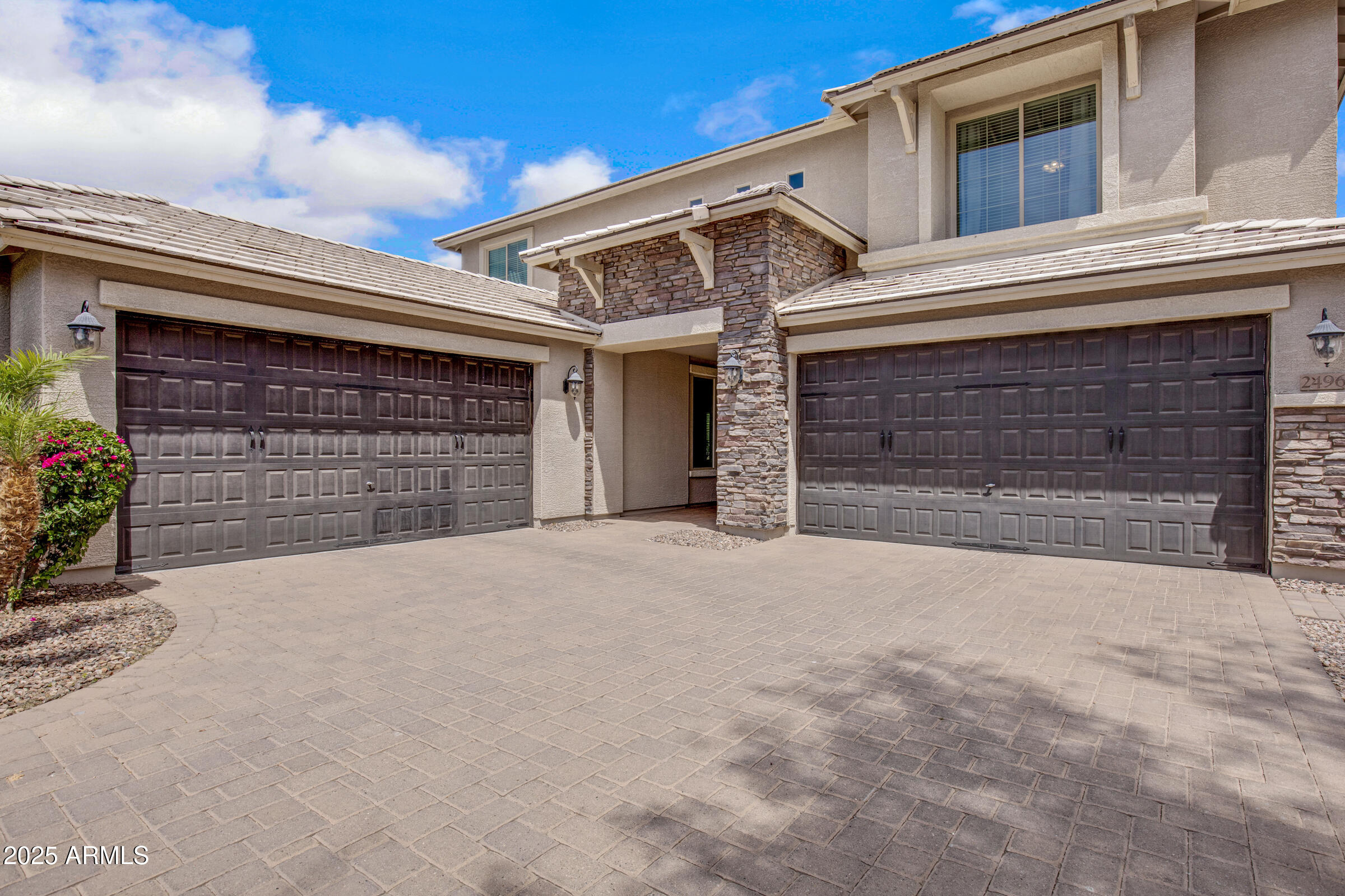 2496 E LINDRICK Drive
