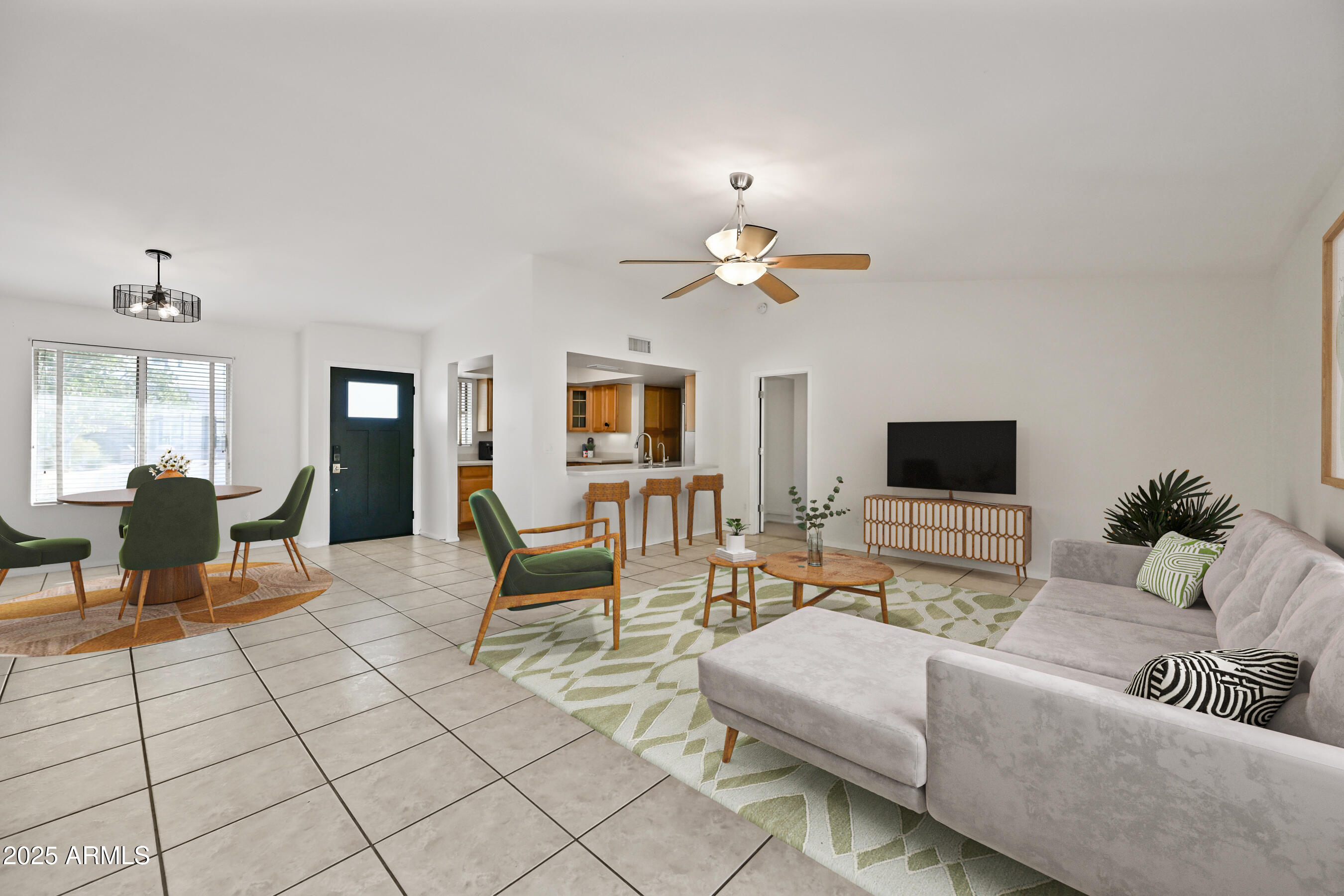 5924 E EVERETT Drive