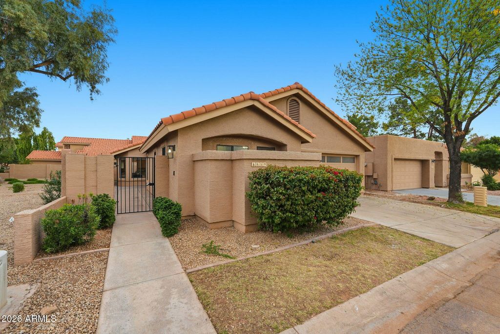 Photo of 8859 S Grandview Drive, Tempe, AZ 85284 (MLS # 6973184)
