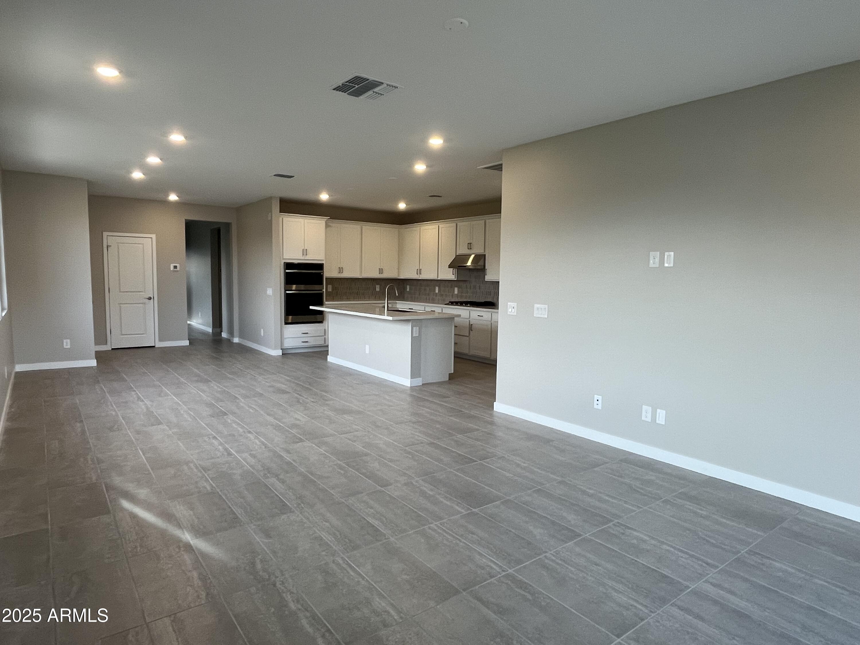 4523 S PASTEUR --