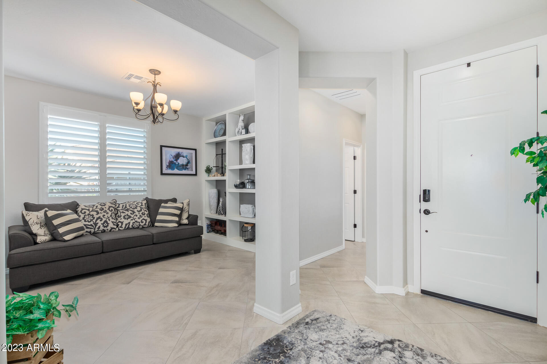 97 E ALCATARA Avenue