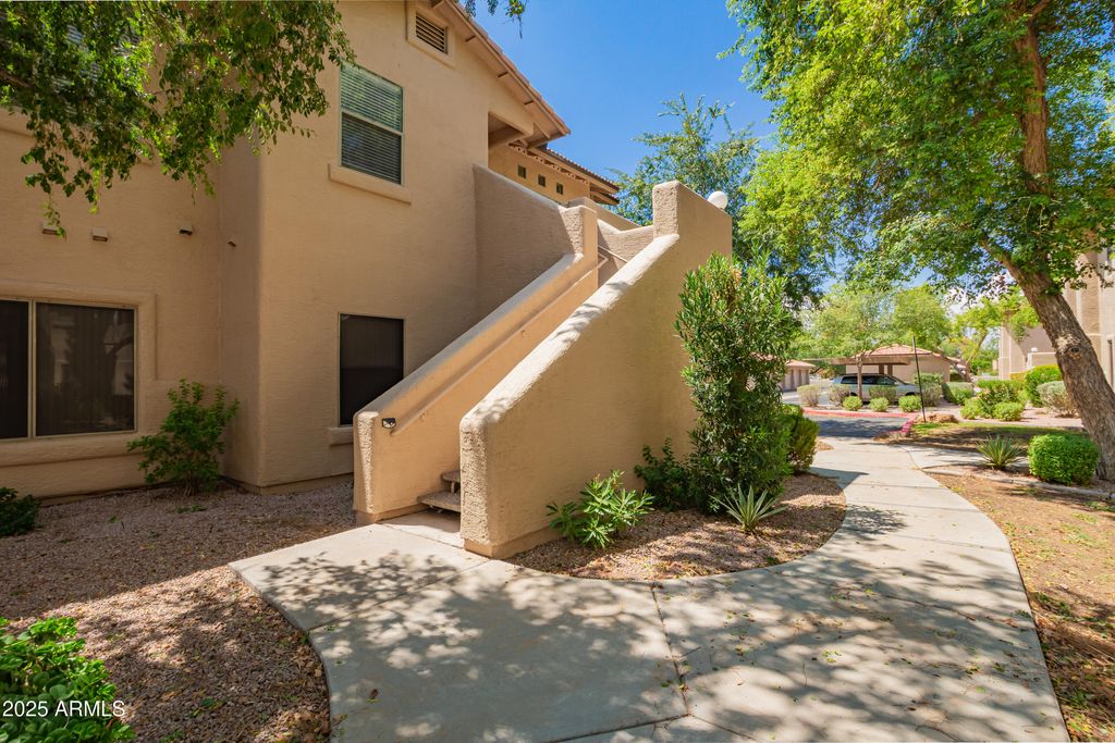 Photo of 1351 N Pleasant Drive #2103, Chandler, AZ 85225 (MLS # 6911385)