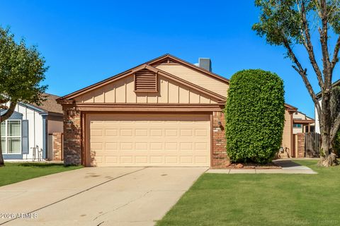 842 E MANOR Drive Chandler AZ 85225