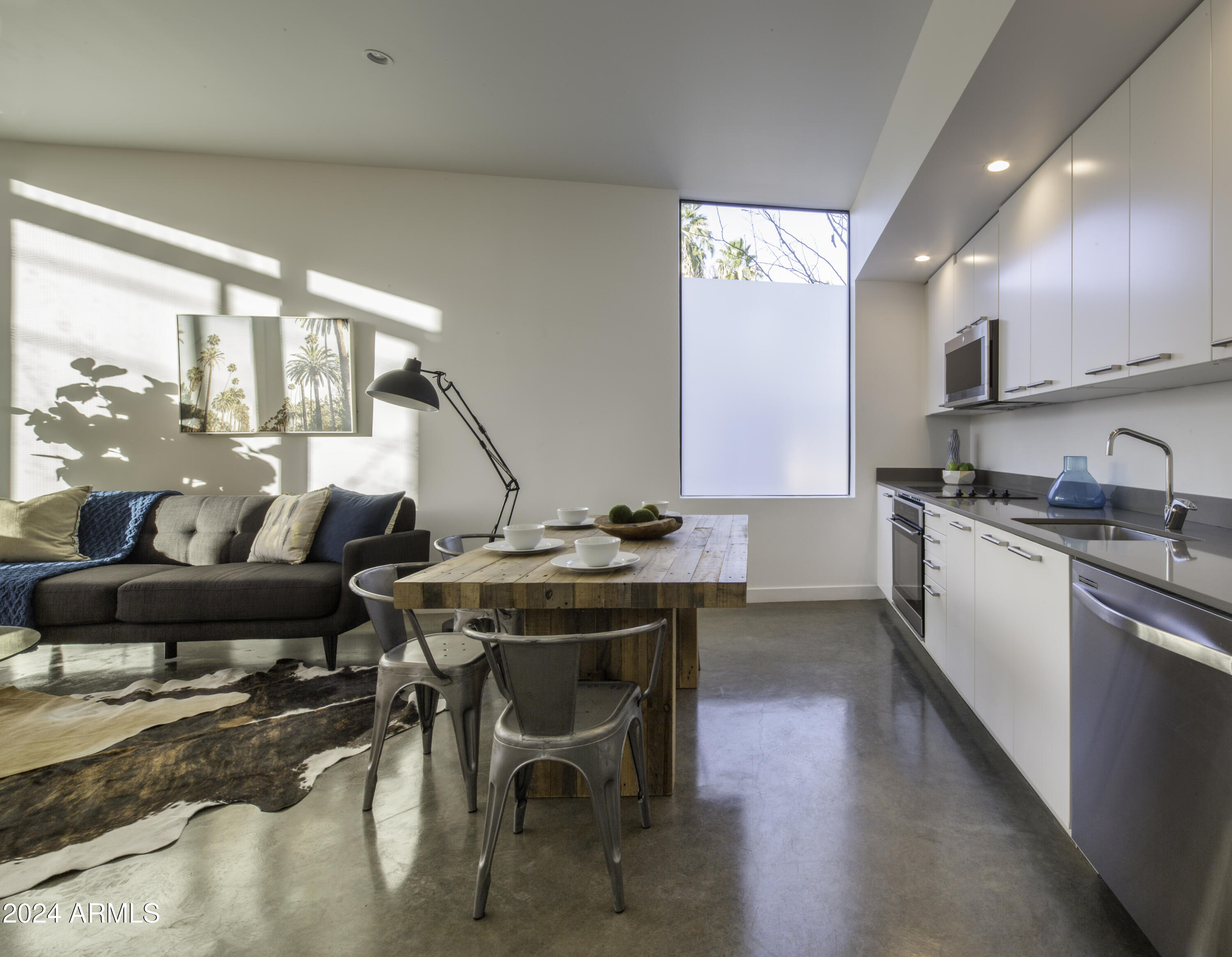 1419 S KENNETH Place 1002