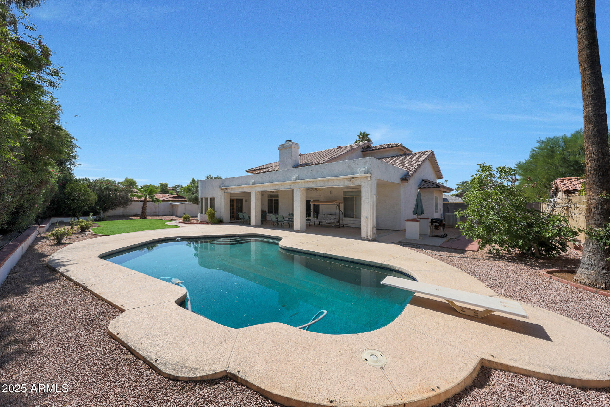 1454 E CALLE DE ARCOS --