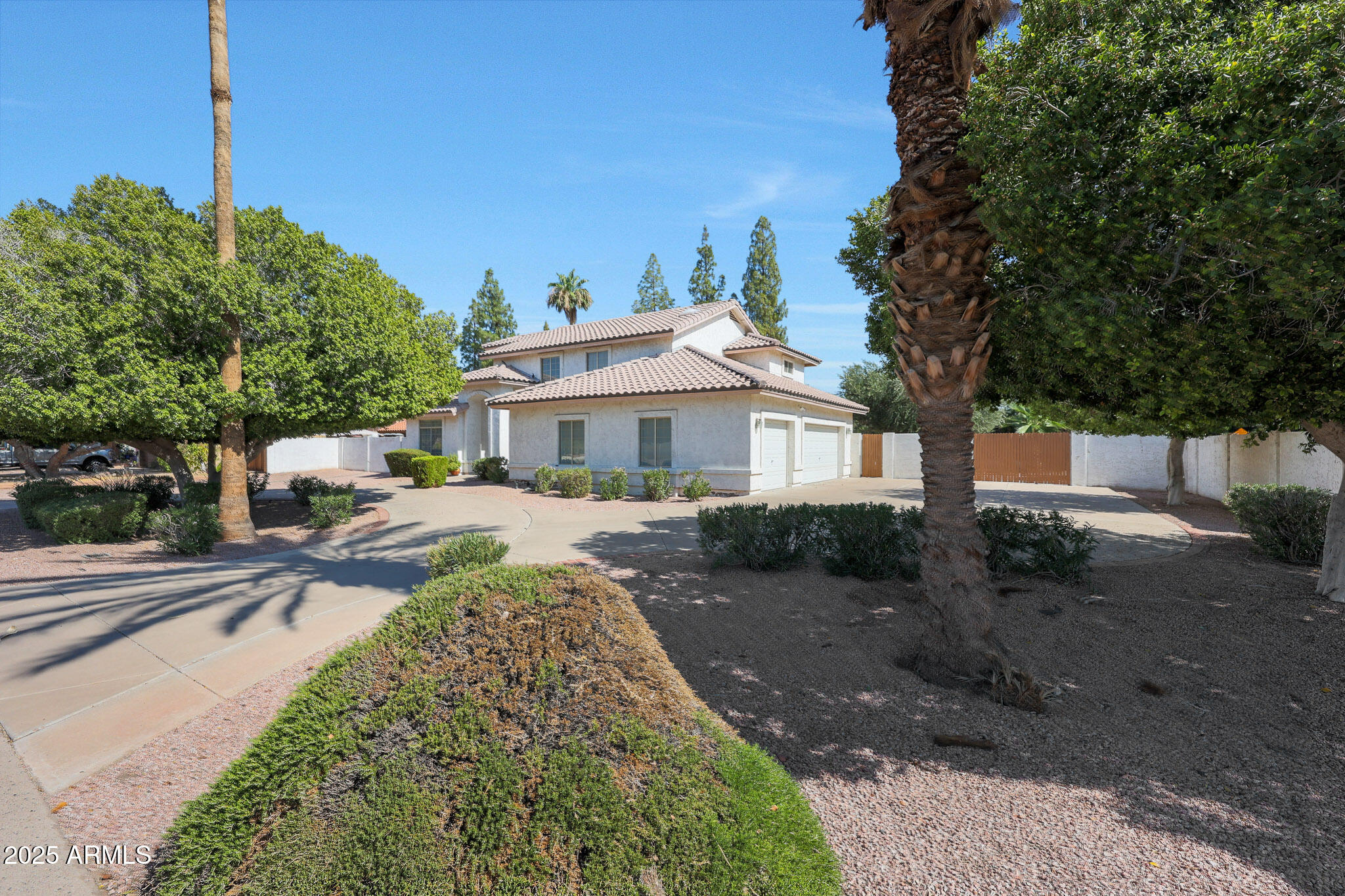 1454 E CALLE DE ARCOS --
