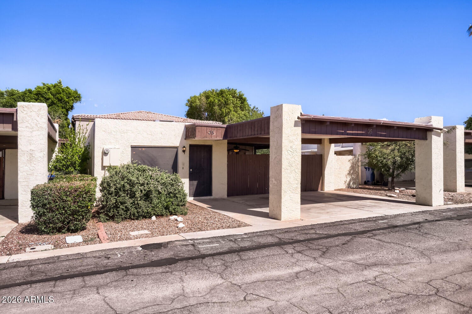1725 N DATE Street 35