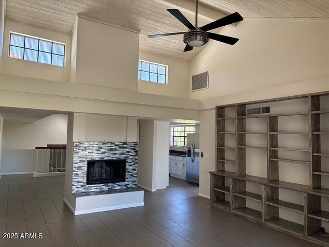 7800 E LINCOLN Drive 2047