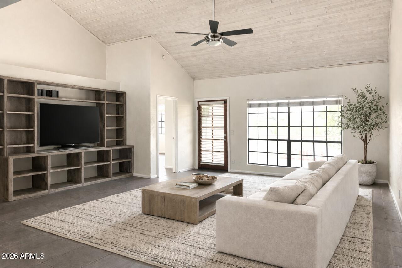 7800 E LINCOLN Drive 2047