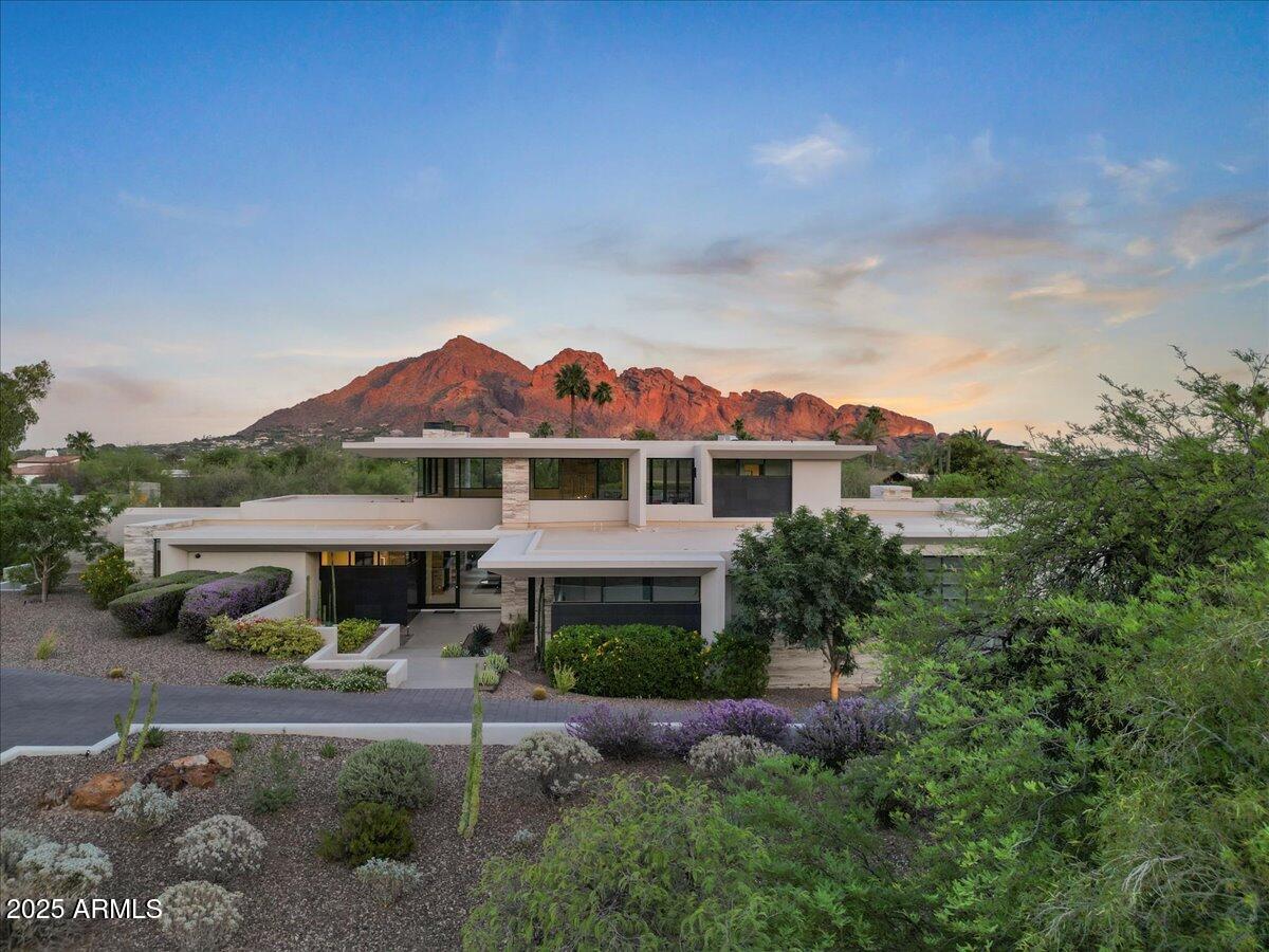 4451 E Joshua Tree Lane
