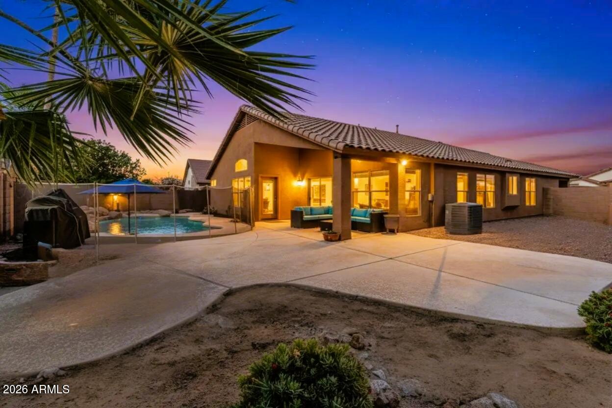 2421 E FAIRVIEW Street