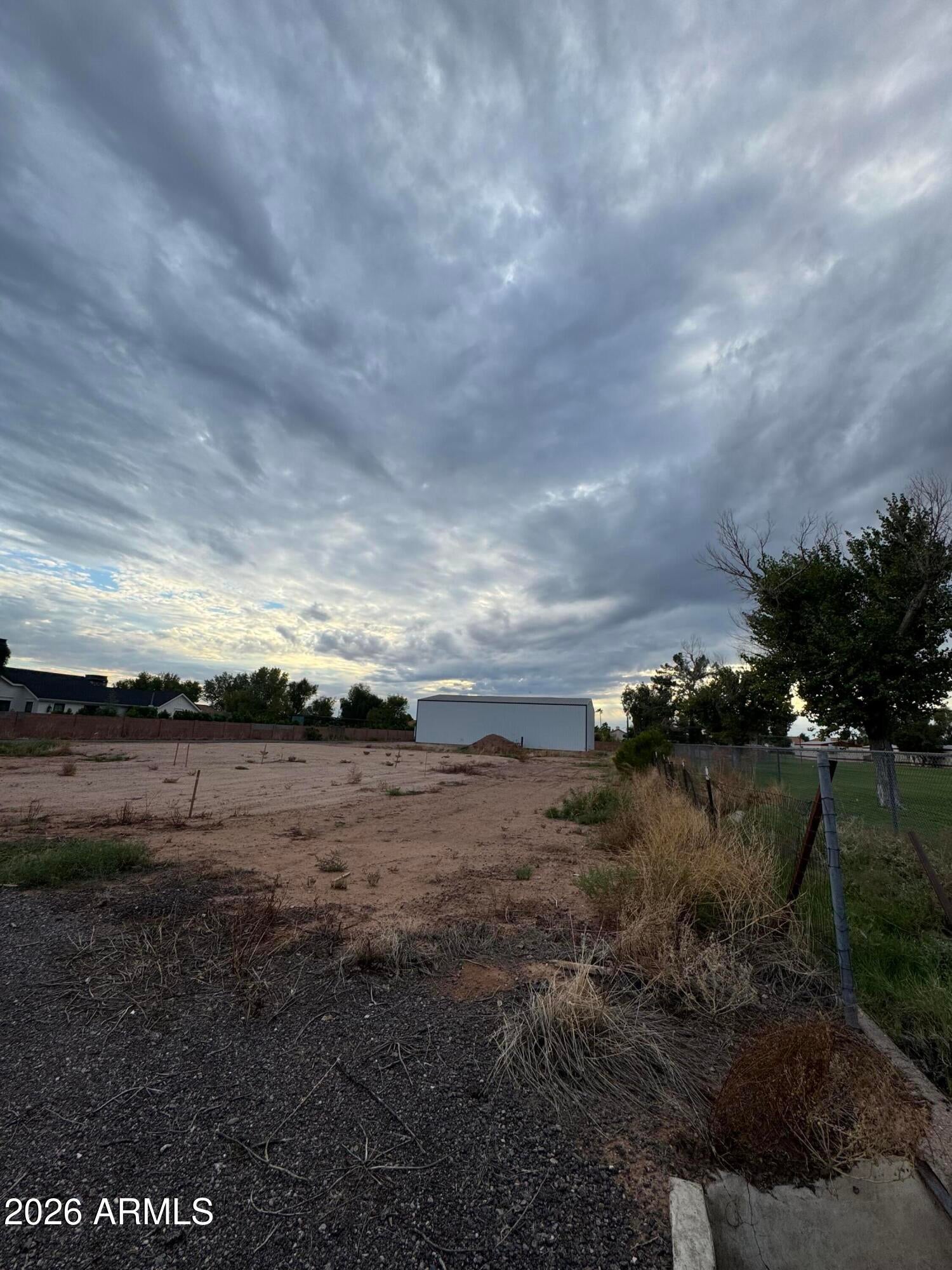2468 E DESERT Lane -