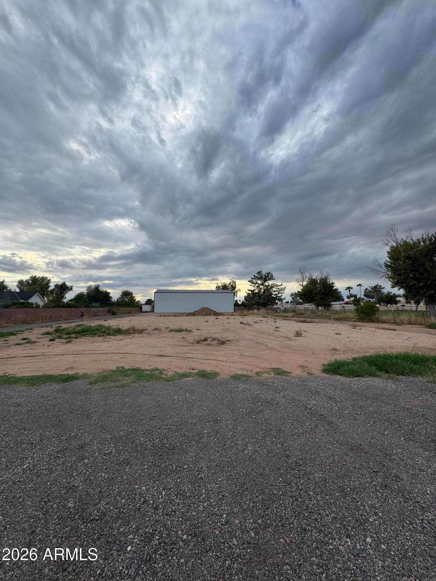 2468 E DESERT Lane -