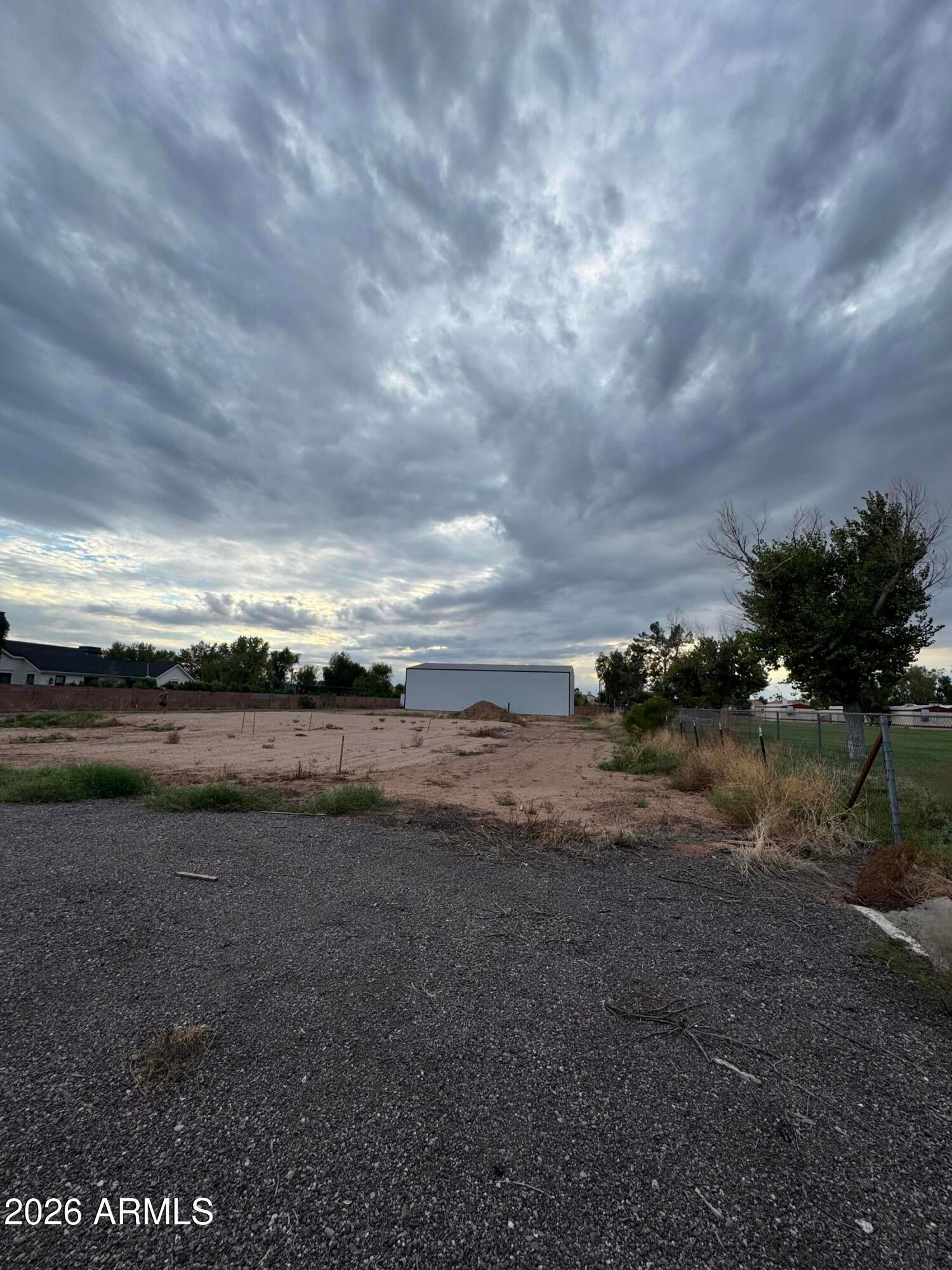 2468 E DESERT Lane -