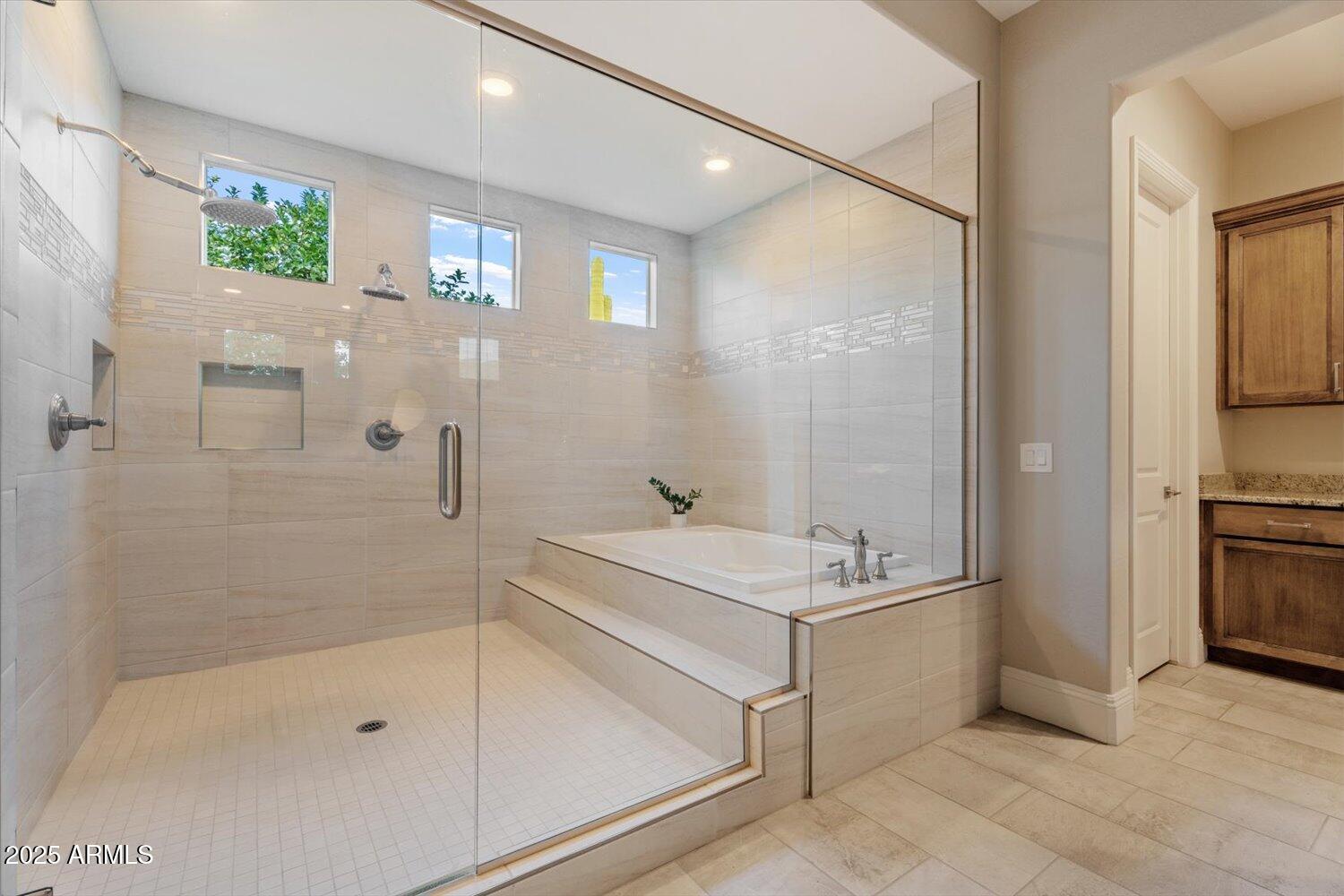 Cave Creek, Arizona 85331, United States, 4 Bedrooms Bedrooms, ,4 BathroomsBathrooms,Residential,Active,233771