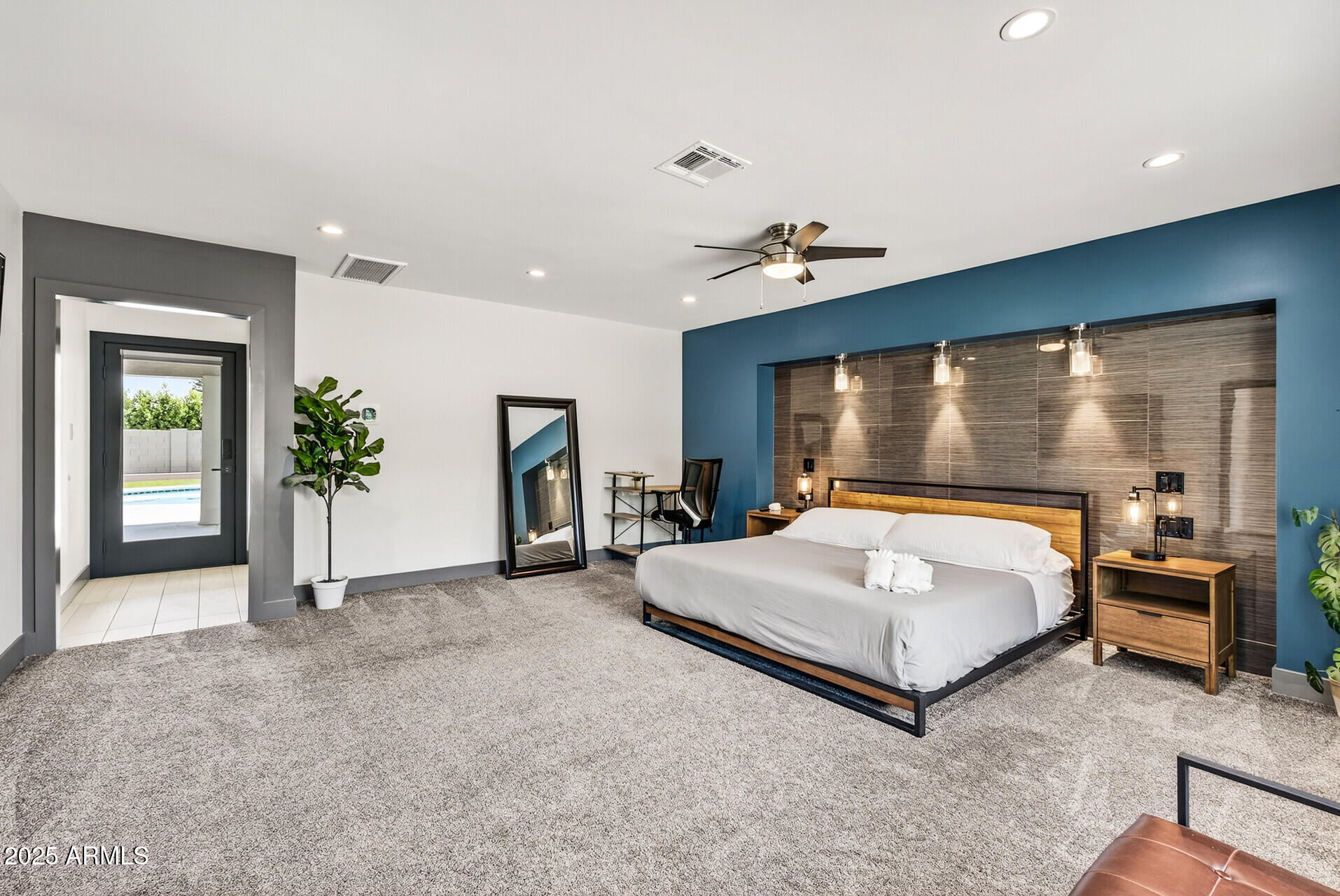 711 W NORTHERN Avenue