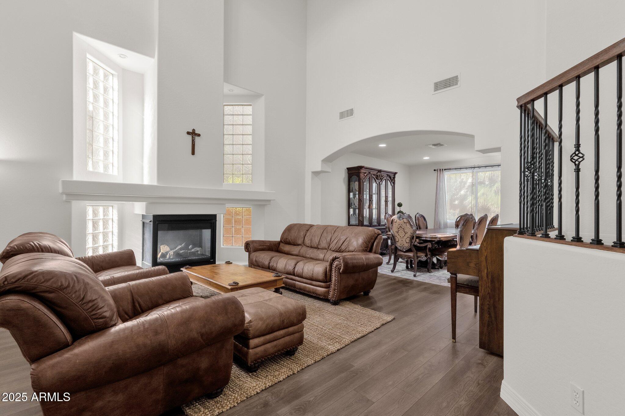 5032 W YEARLING Road