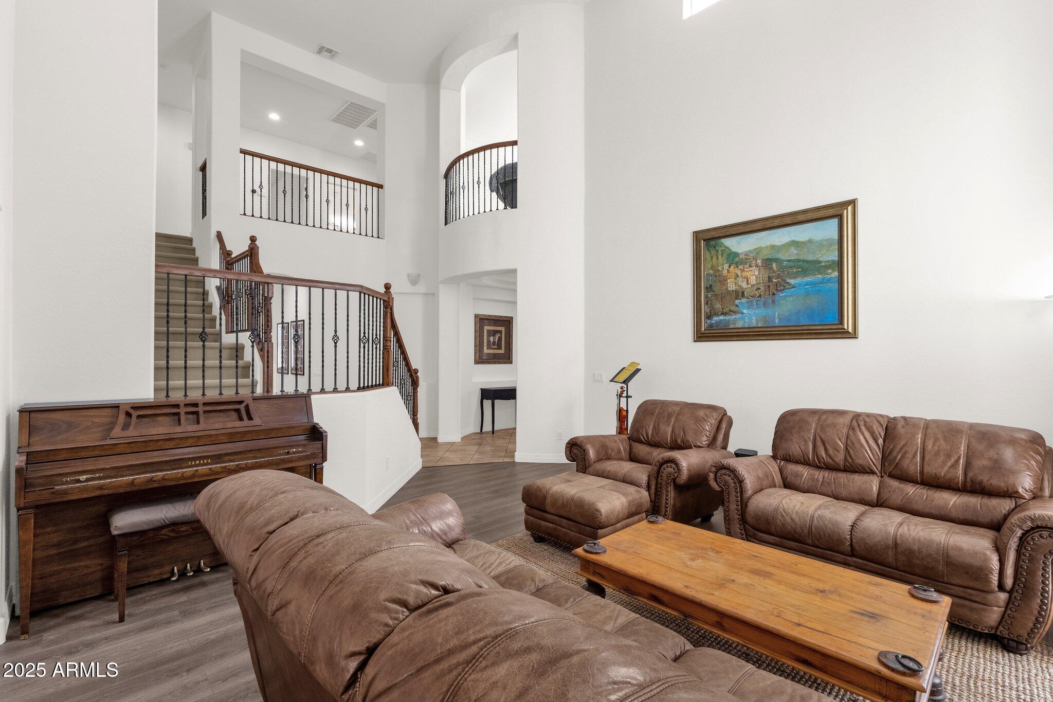 5032 W YEARLING Road