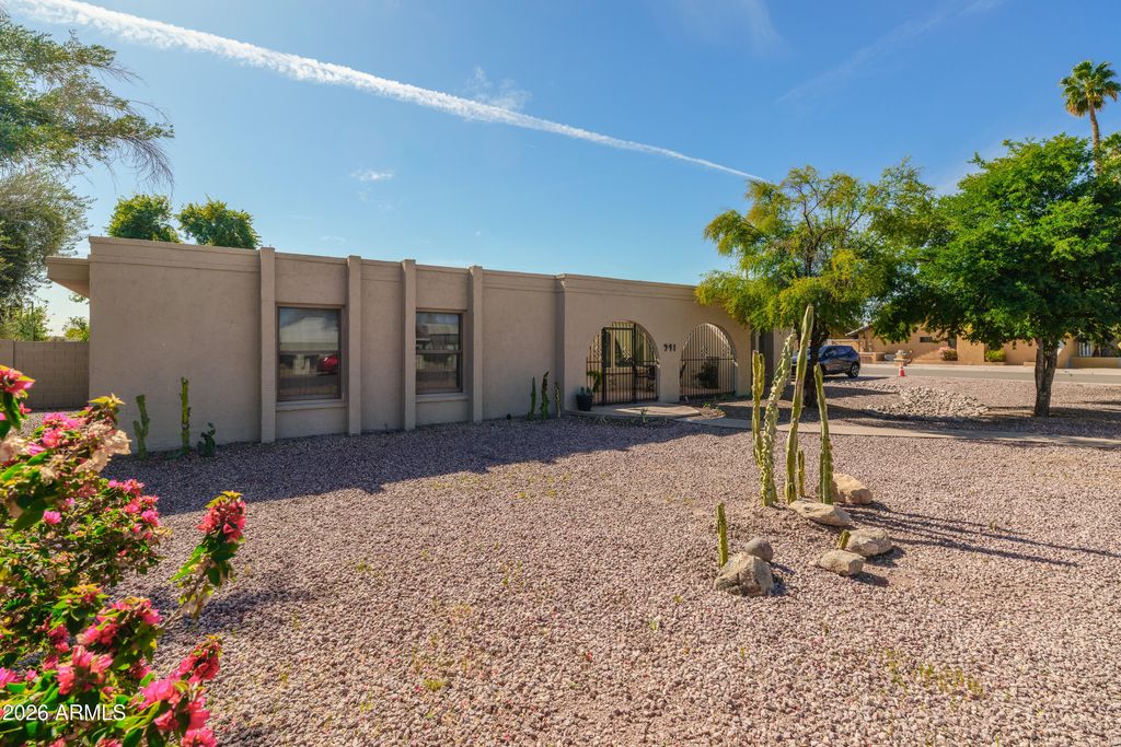Photo of 941 E Libra Drive, Tempe, AZ 85283 (MLS # 6984903)