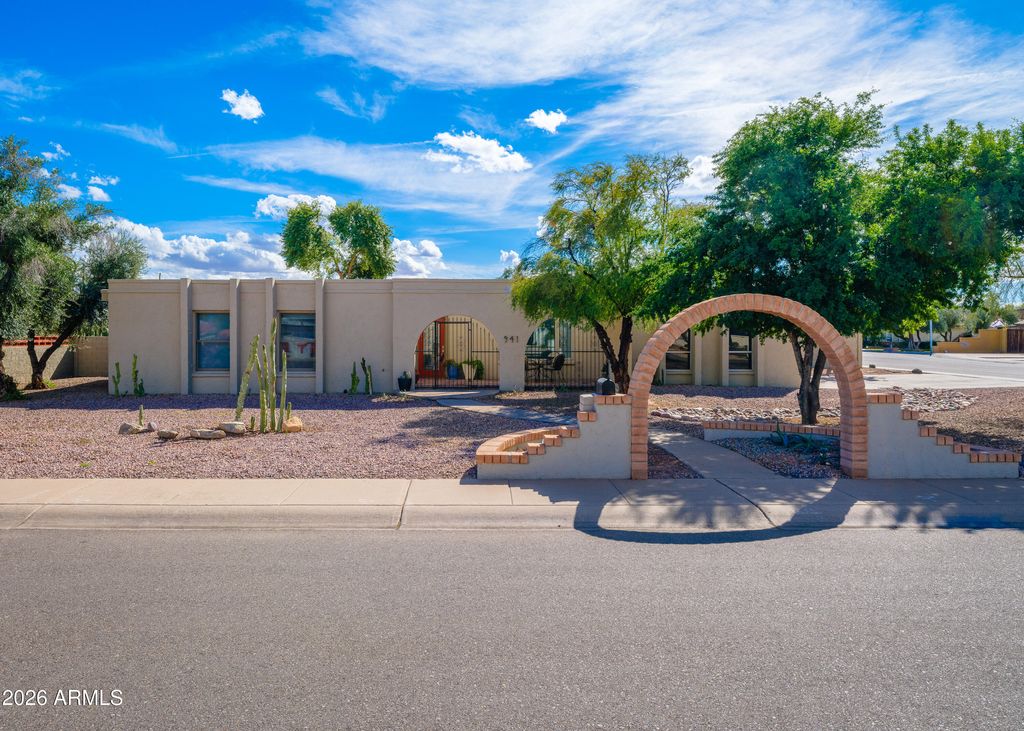 Photo of 941 E Libra Drive, Tempe, AZ 85283 (MLS # 6984903)