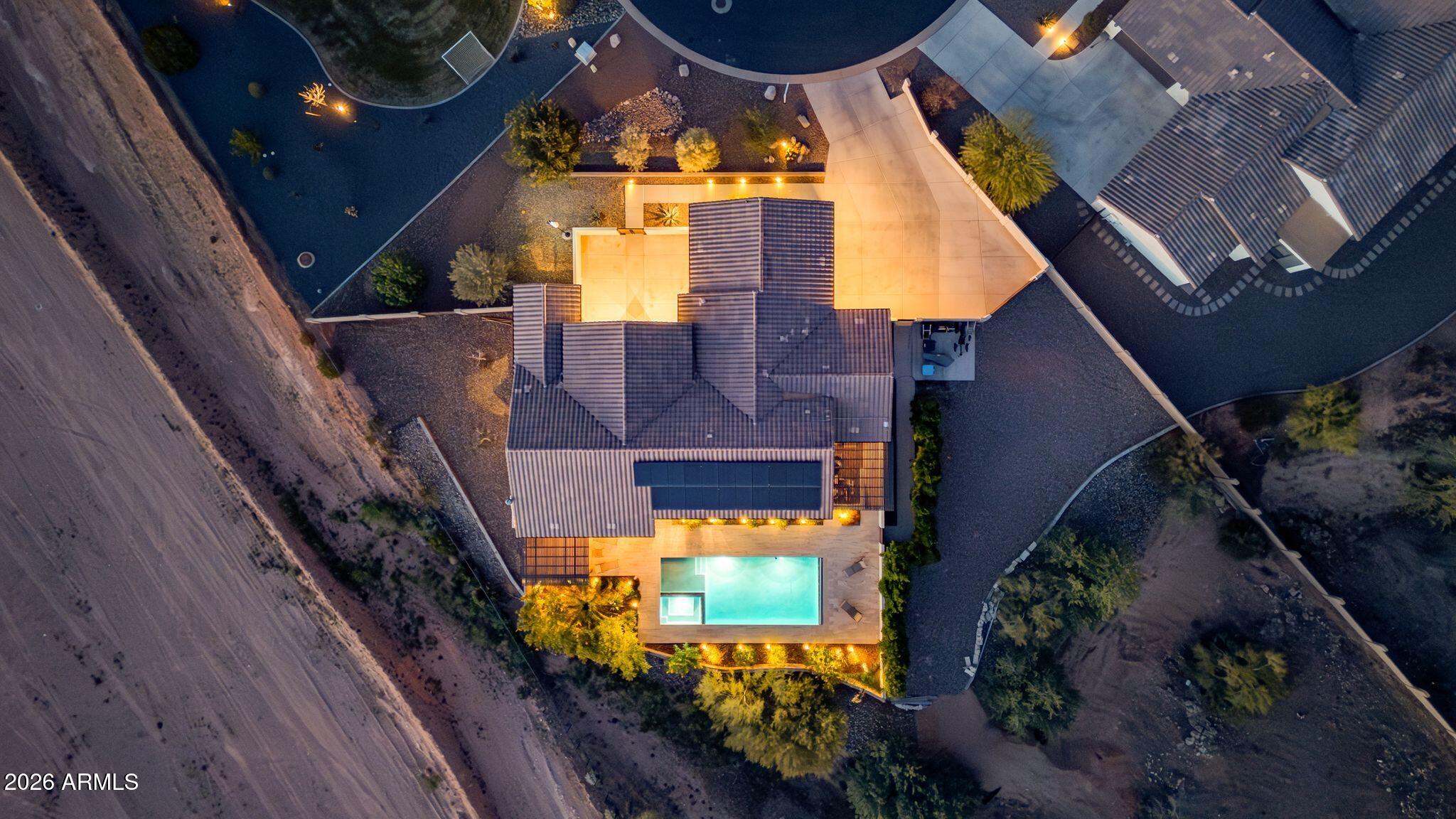 565 W PERKINS Street