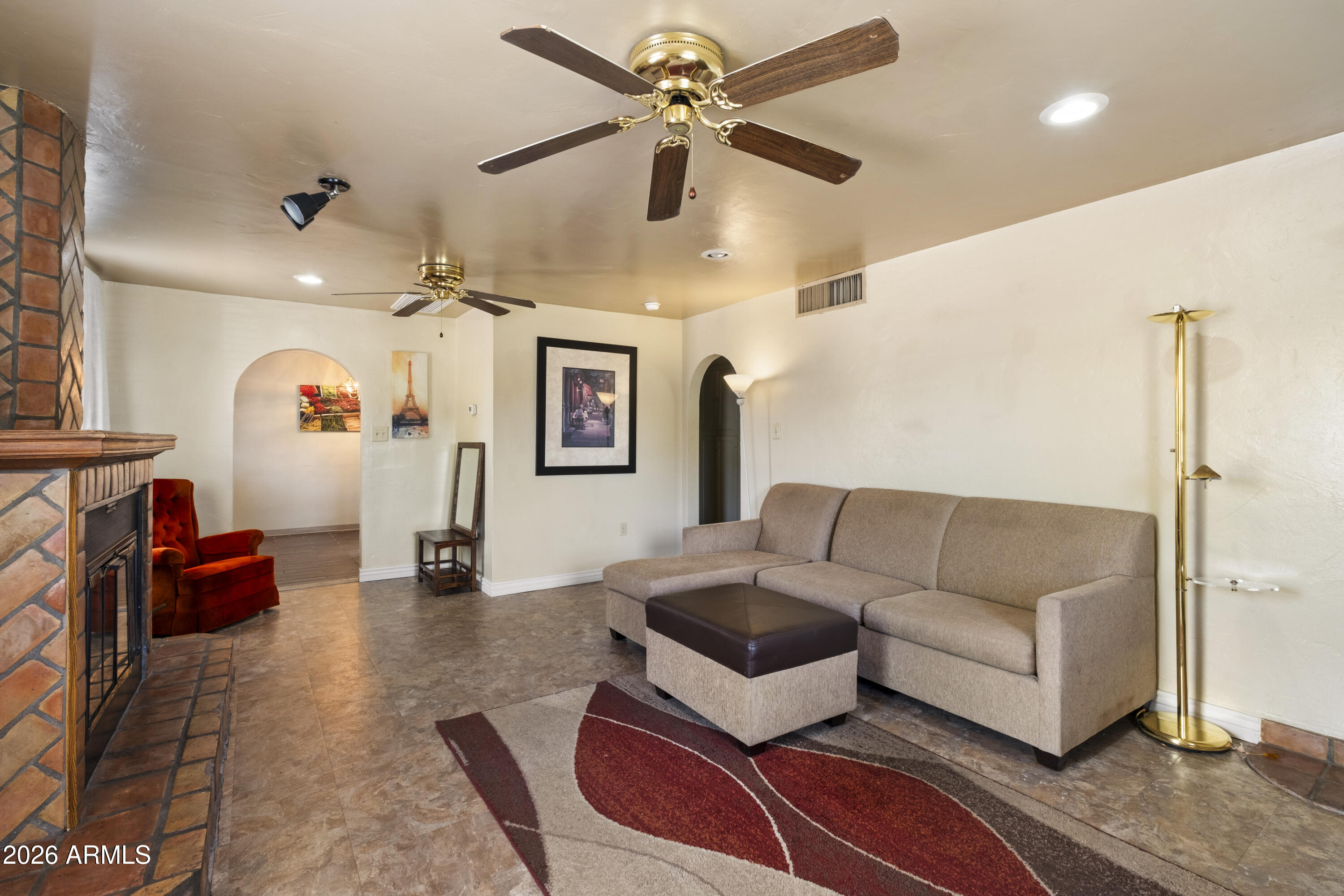 1001 S ROOSEVELT Street