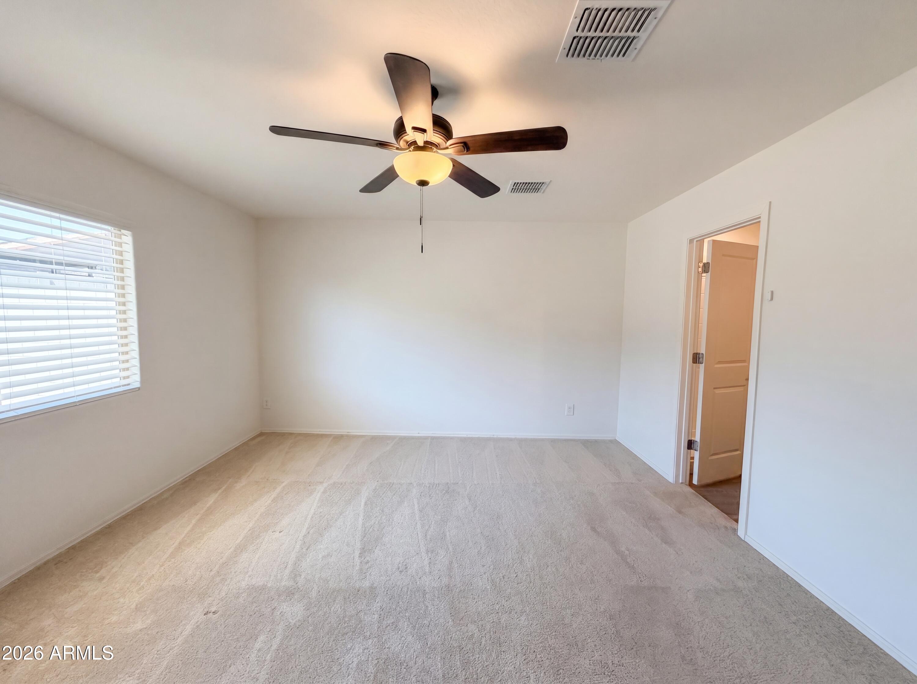 482 W WHITETAIL Drive