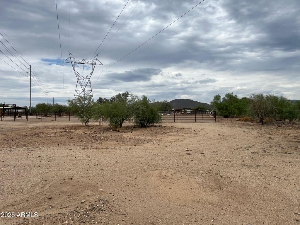 Photo of 2032 E Dolores Road #-, Phoenix, AZ 85086 (MLS # 6932081)