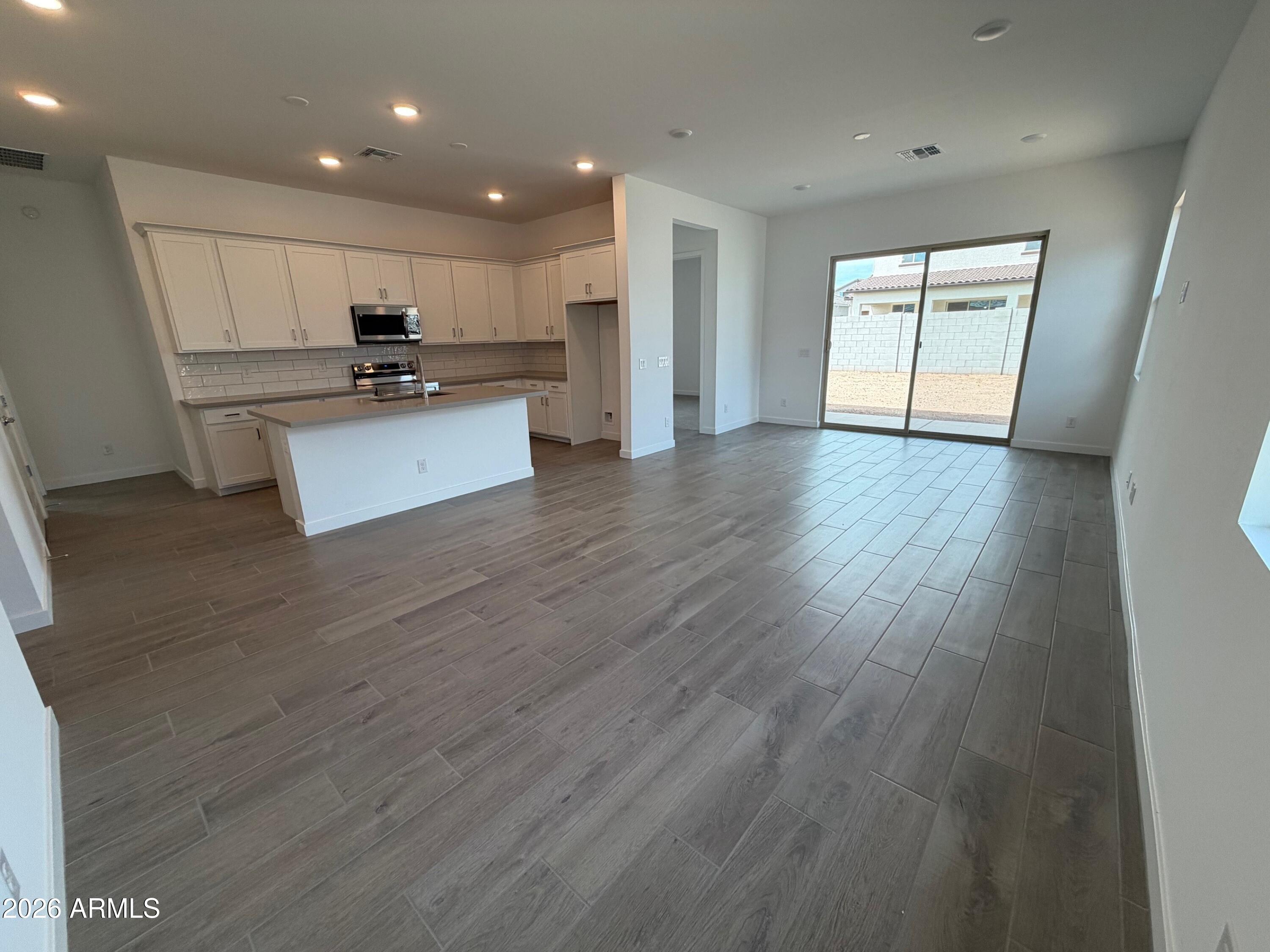 7048 E DRYGULCH Road