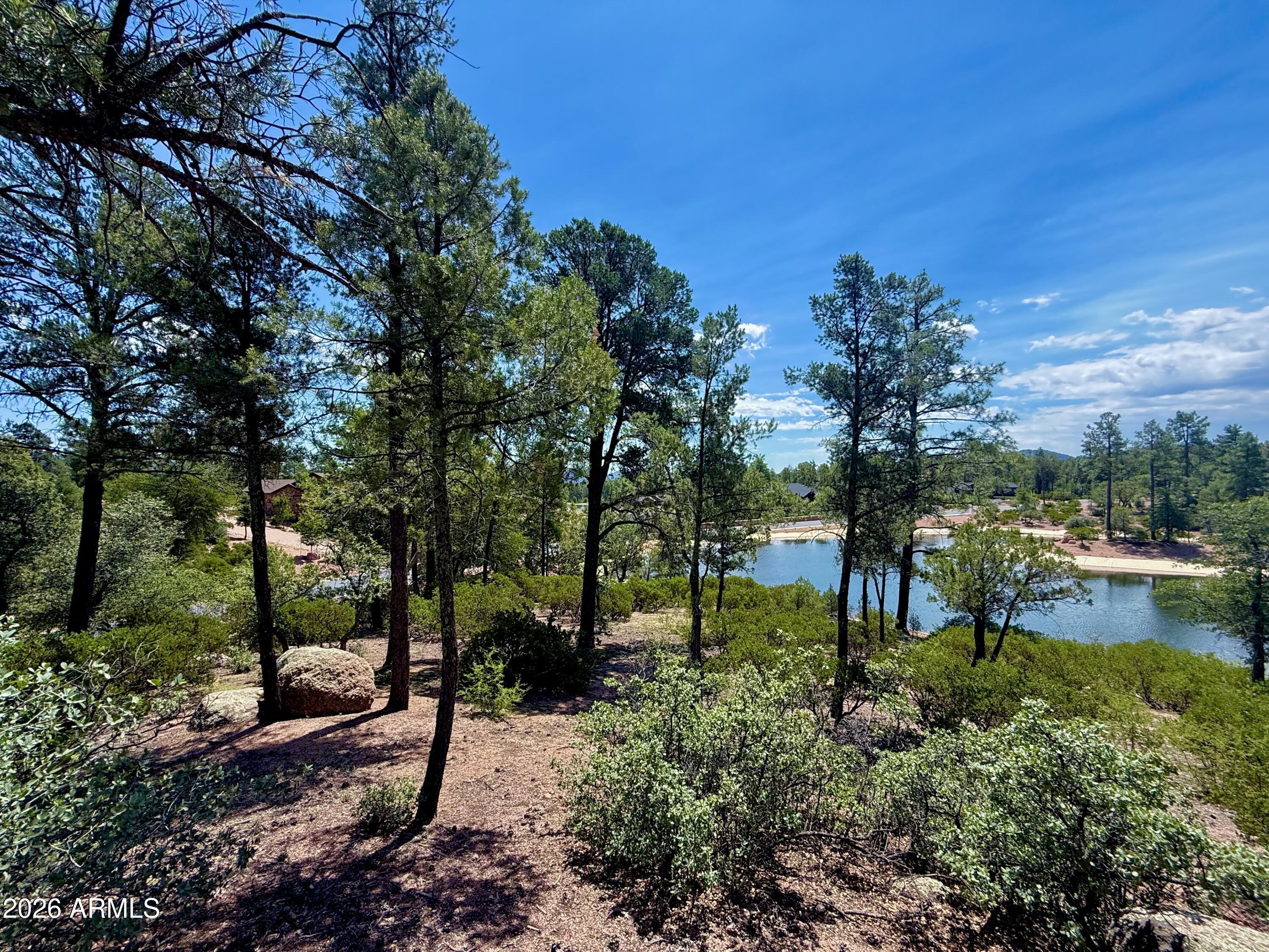 618 N Redbud Circle 877