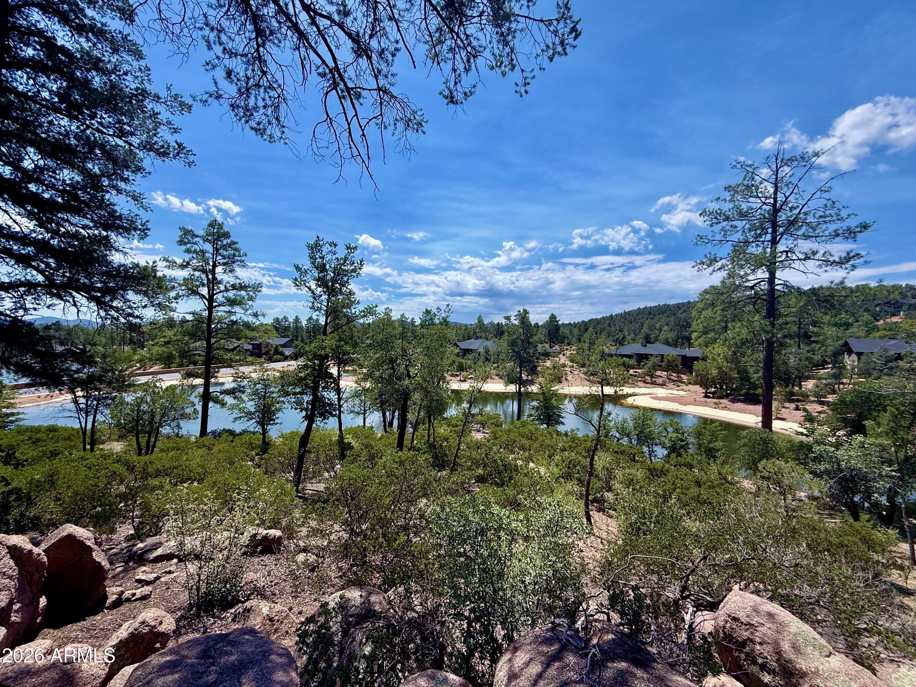 618 N Redbud Circle 877