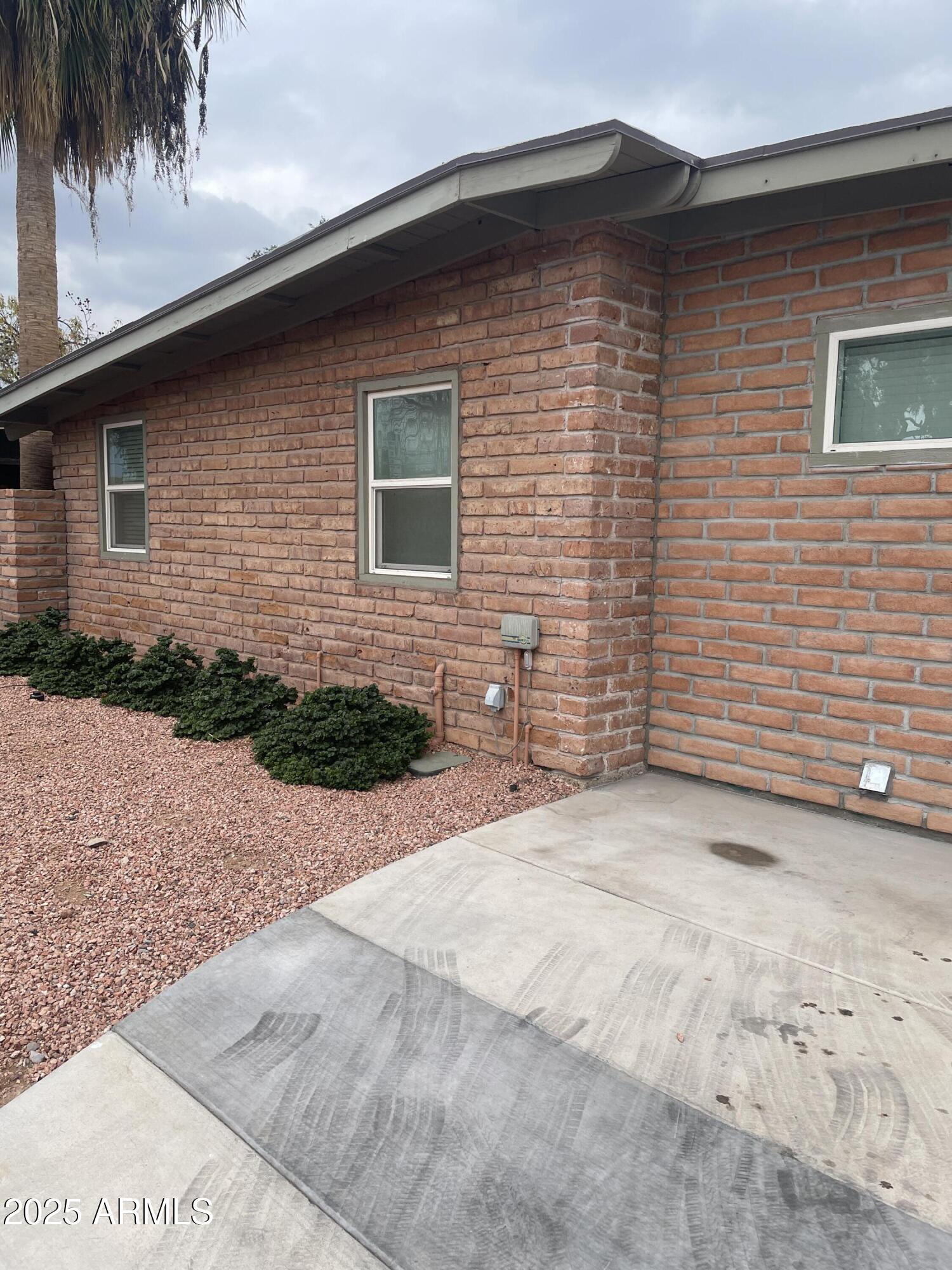 207 E MONTEREY Way