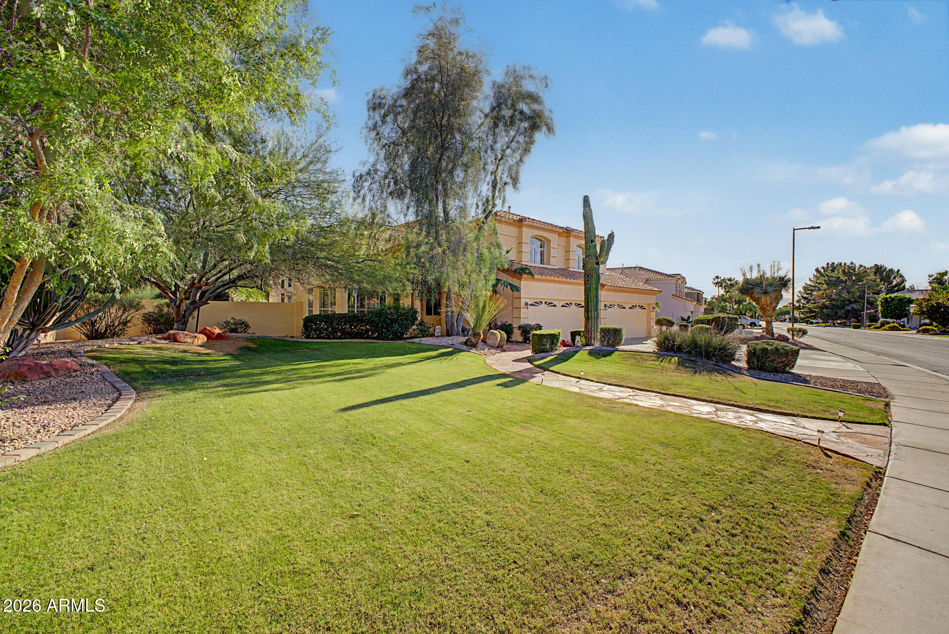 2175 E SIERRA MADRE Avenue