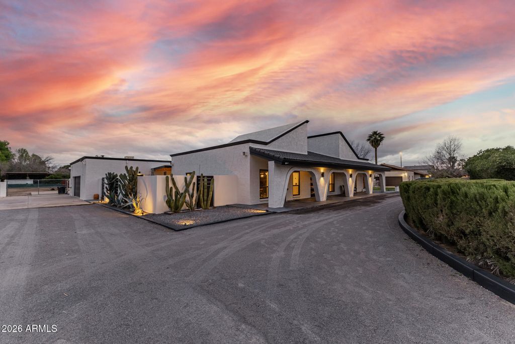 Photo of 13613 E Shannon Street, Gilbert, AZ 85295 (MLS # 6983735)